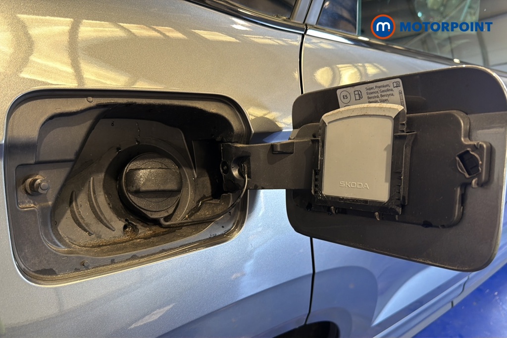 Skoda Karoq Sportline Edition Automatic Petrol SUV - Stock Number (1667520) - 41st supplementary image