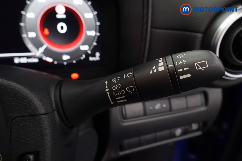 Nissan Juke N-Connecta Automatic Petrol SUV - Stock Number (1667446) - 7th supplementary image