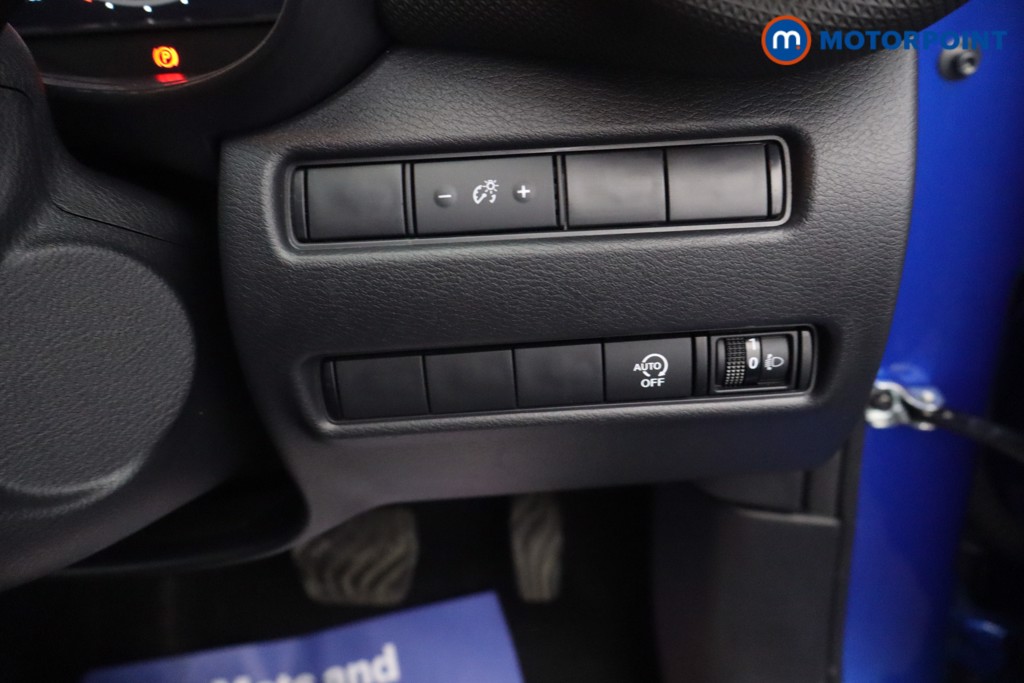 Nissan Juke N-Connecta Automatic Petrol SUV - Stock Number (1667446) - 8th supplementary image