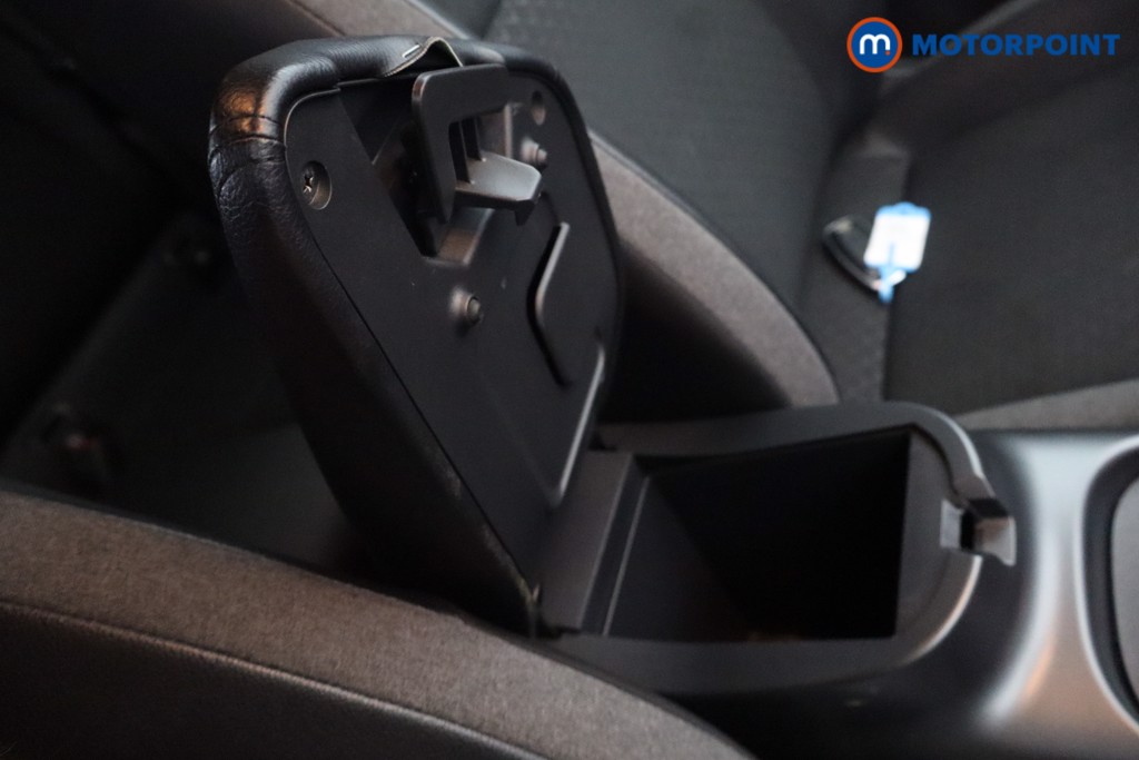 Nissan Juke N-Connecta Automatic Petrol SUV - Stock Number (1667446) - 22nd supplementary image