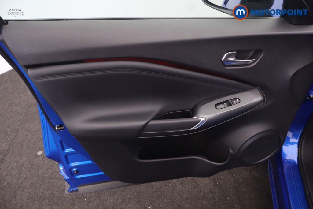 Nissan Juke N-Connecta Automatic Petrol SUV - Stock Number (1667446) - 32nd supplementary image