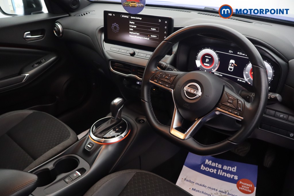 Nissan Juke N-Connecta Automatic Petrol SUV - Stock Number (1667446) - 1st supplementary image