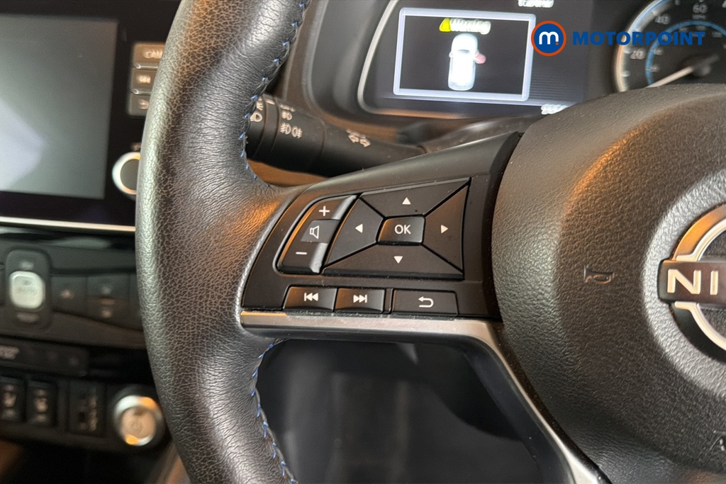 Nissan Leaf N-Connecta Automatic Electric Hatchback - Stock Number (1668060) - 4th supplementary image