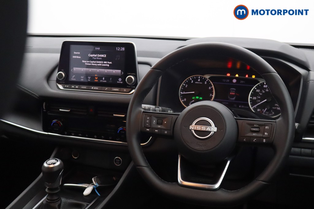 Nissan Qashqai Acenta Premium Manual Petrol SUV - Stock Number (1669126) - 1st supplementary image
