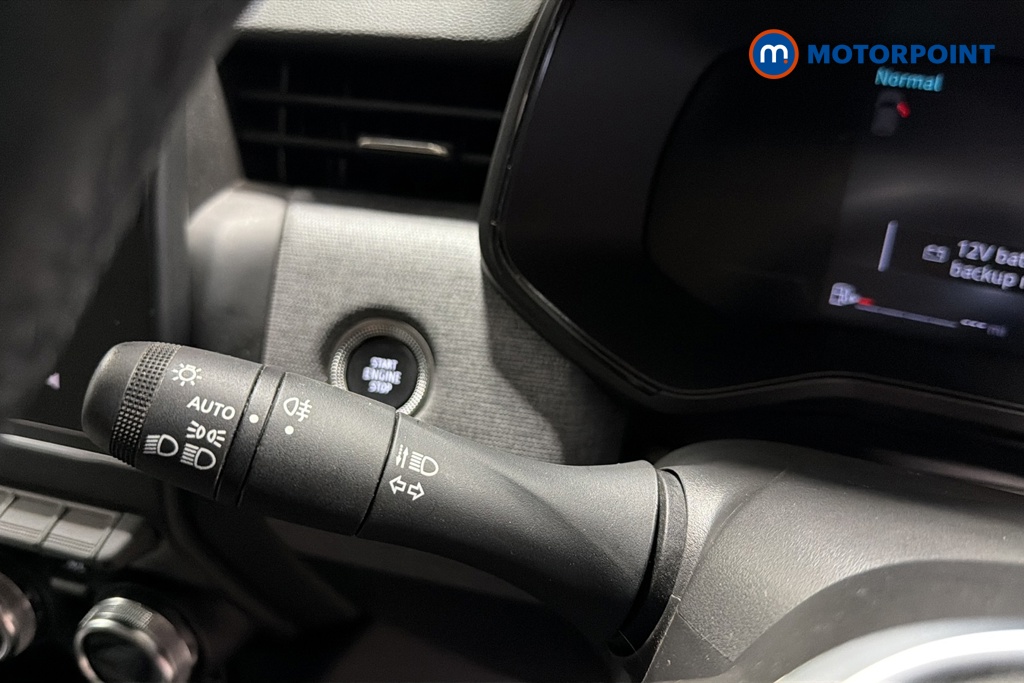 Renault Clio Evolution Manual Petrol Hatchback - Stock Number (1669808) - 5th supplementary image