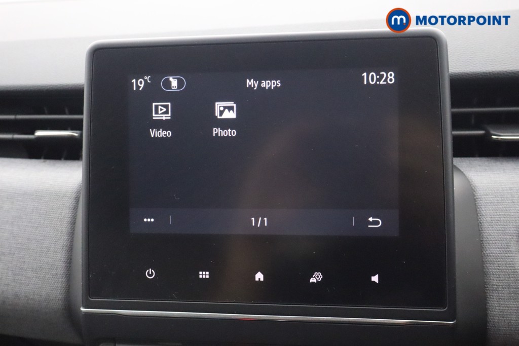 Renault Clio Evolution Manual Petrol Hatchback - Stock Number (1669883) - 9th supplementary image