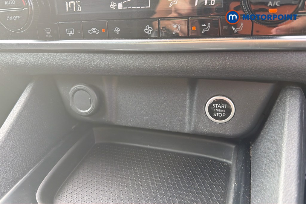 Nissan Qashqai Acenta Premium Manual Petrol SUV - Stock Number (1672287) - 13th supplementary image