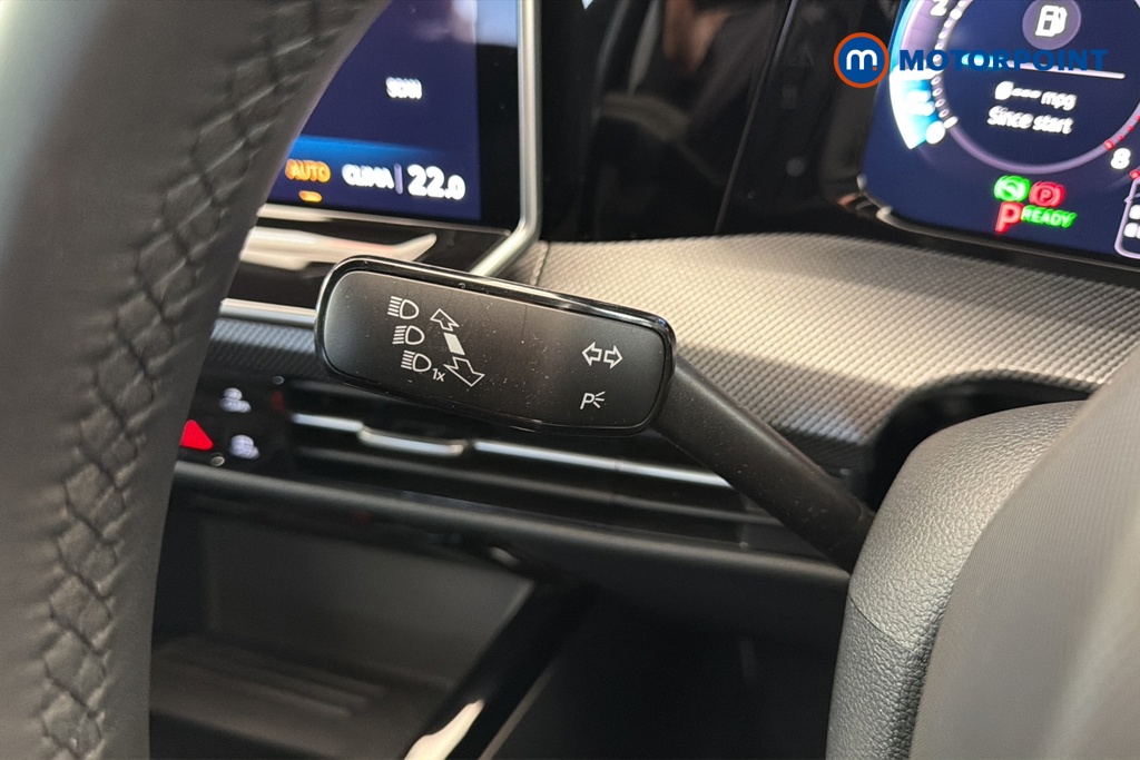 Volkswagen Golf R-Line Automatic Petrol Hatchback - Stock Number (1673473) - 5th supplementary image
