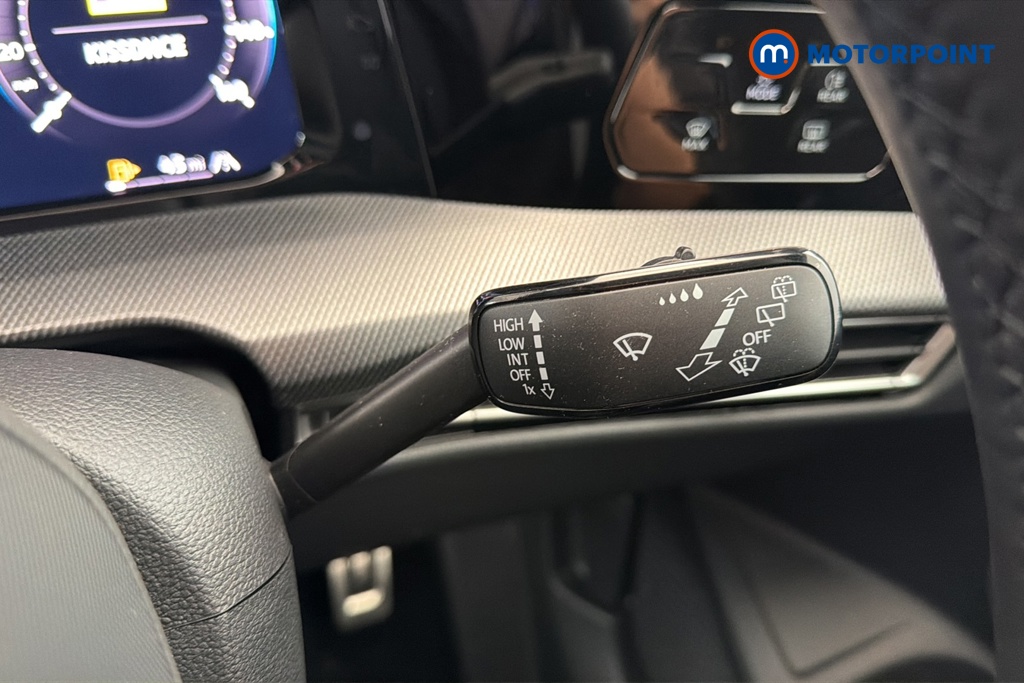 Volkswagen Golf R-Line Automatic Petrol Hatchback - Stock Number (1673473) - 6th supplementary image