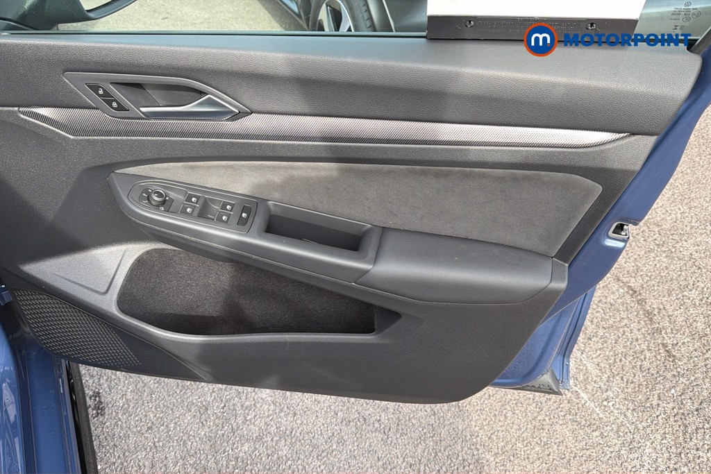 Volkswagen Golf Black Edition Manual Petrol Hatchback - Stock Number (1673580) - 2nd supplementary image