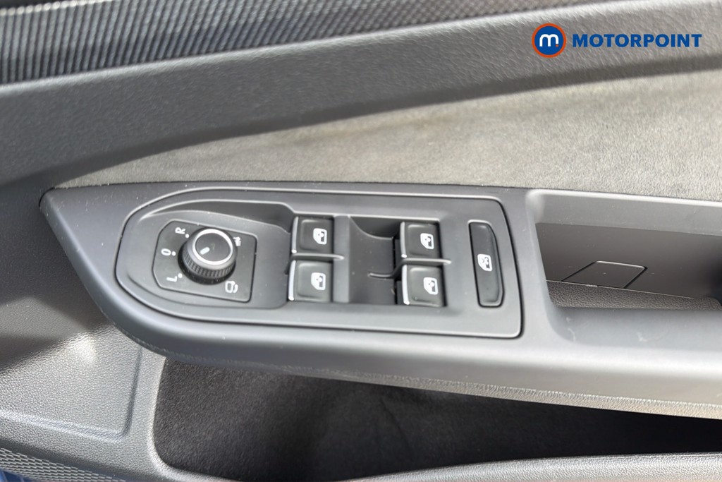 Volkswagen Golf Black Edition Manual Petrol Hatchback - Stock Number (1673580) - 4th supplementary image