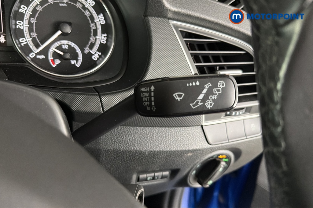 Skoda Fabia Colour Edition Manual Petrol Hatchback - Stock Number (1673636) - 6th supplementary image