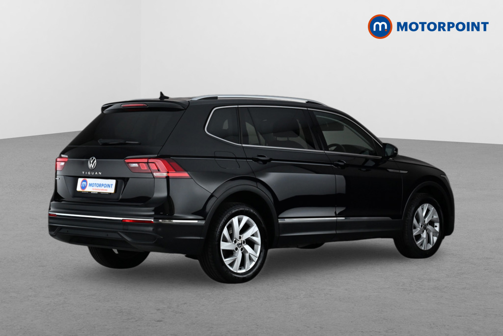 Volkswagen Tiguan Allspace Life Automatic Petrol SUV - Stock Number (1673787) - Drivers side rear corner