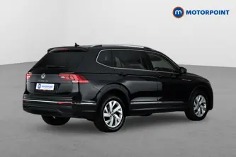 Volkswagen Tiguan Allspace Life Automatic Petrol SUV - Stock Number (1673787) - Drivers side rear corner