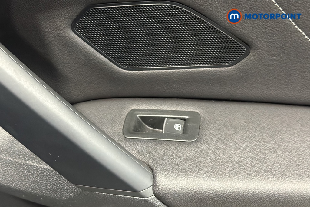 Volkswagen Tiguan R-Line Automatic Petrol SUV - Stock Number (1674339) - 993rd supplementary image