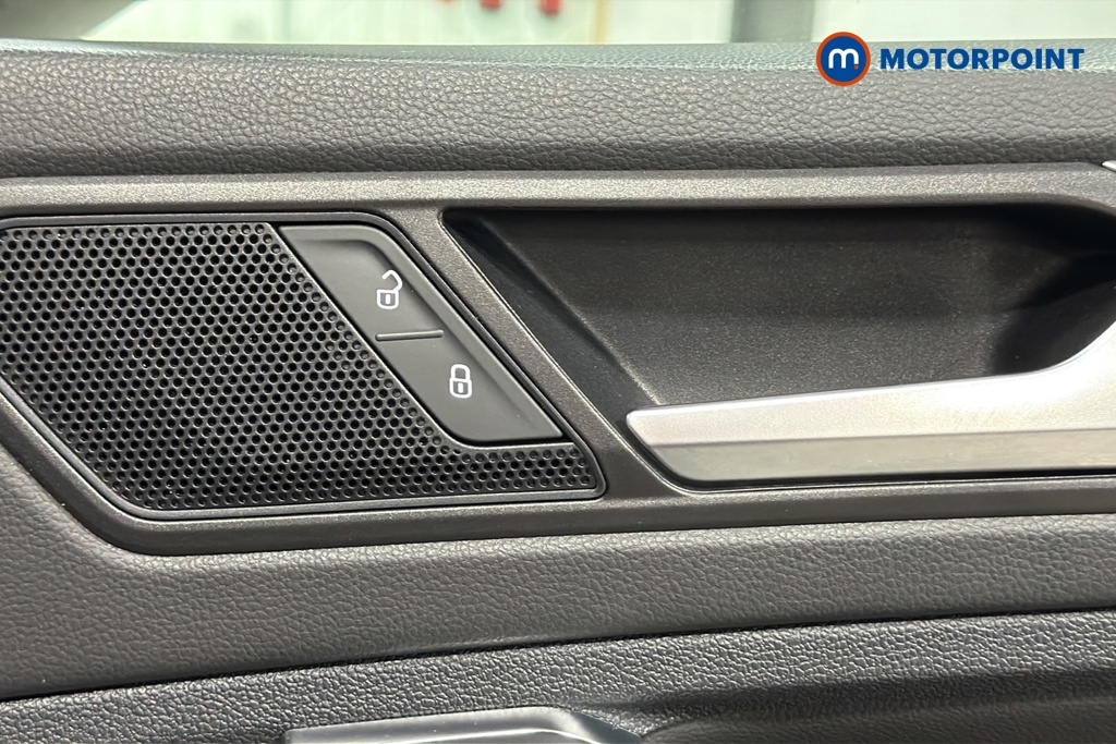 Volkswagen Tiguan R-Line Automatic Petrol SUV - Stock Number (1674339) - 996th supplementary image