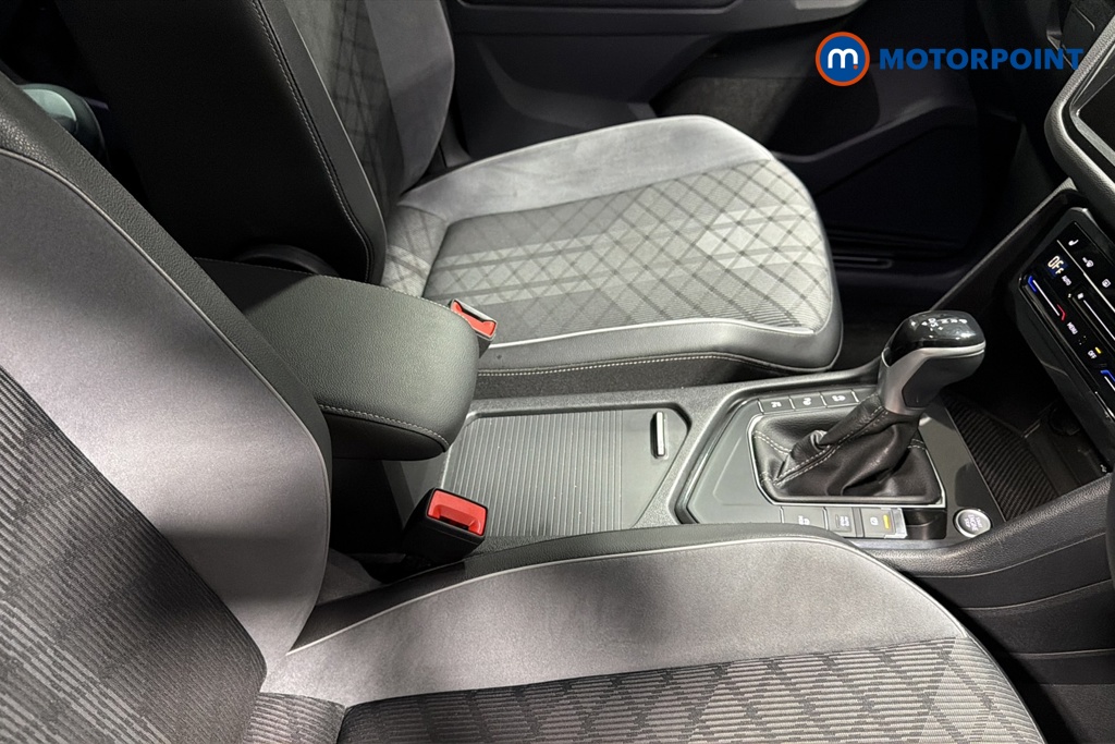 Volkswagen Tiguan R-Line Automatic Petrol SUV - Stock Number (1674339) - 15th supplementary image