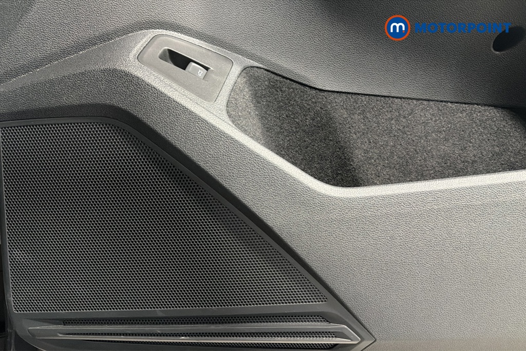 Volkswagen Tiguan R-Line Automatic Petrol SUV - Stock Number (1674339) - 21st supplementary image