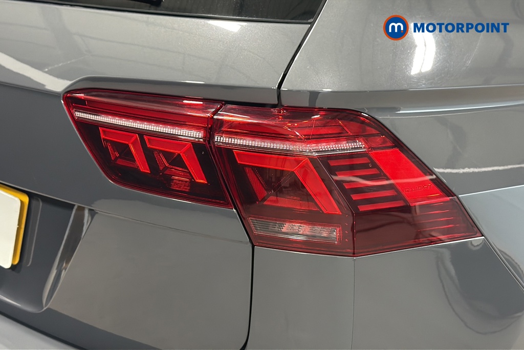 Volkswagen Tiguan R-Line Automatic Petrol SUV - Stock Number (1674339) - 36th supplementary image