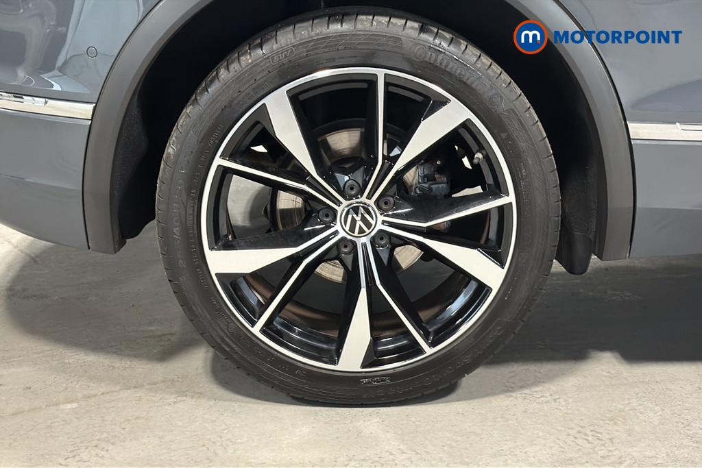 Volkswagen Tiguan R-Line Automatic Petrol SUV - Stock Number (1674339) - 46th supplementary image