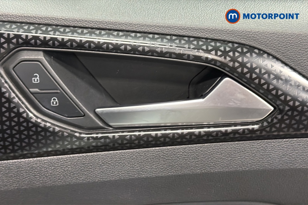 Volkswagen T-Cross SEL Manual Petrol SUV - Stock Number (1674344) - 994th supplementary image