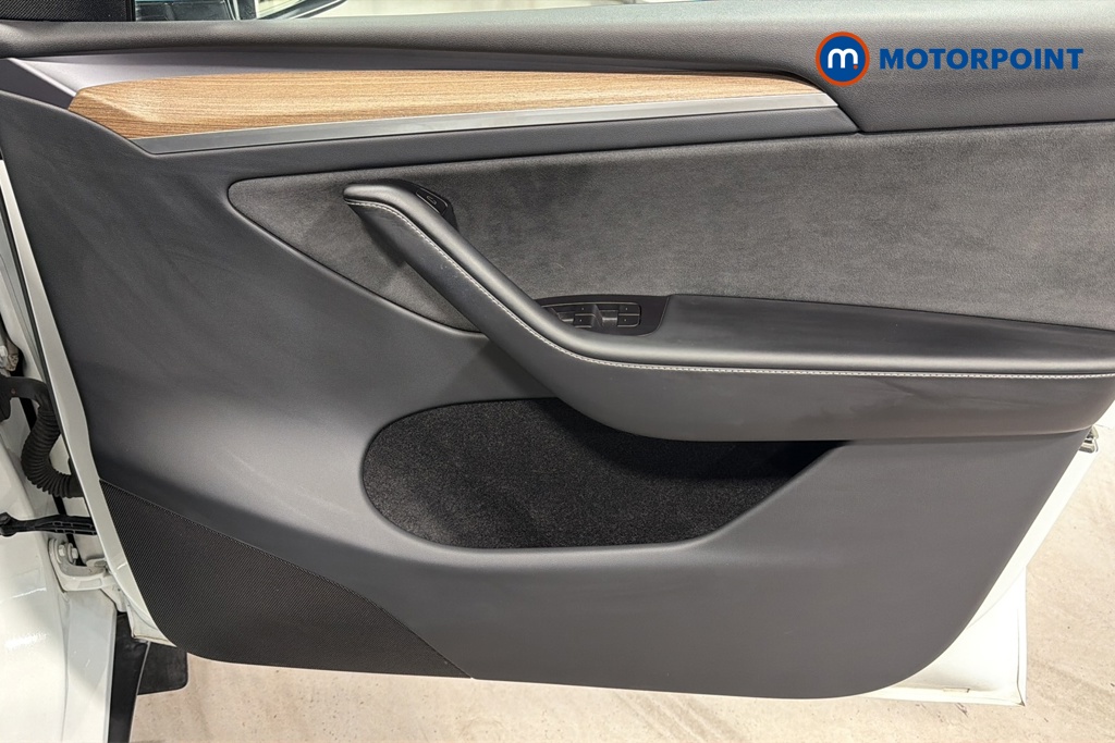 Tesla Model Y Long Range Automatic Electric SUV - Stock Number (1674354) - 18th supplementary image
