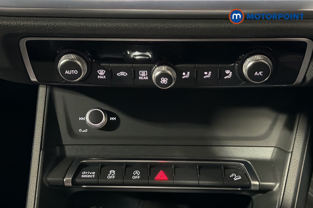 Audi Q3 Black Edition Automatic Petrol SUV - Stock Number (1675017) - 999th supplementary image
