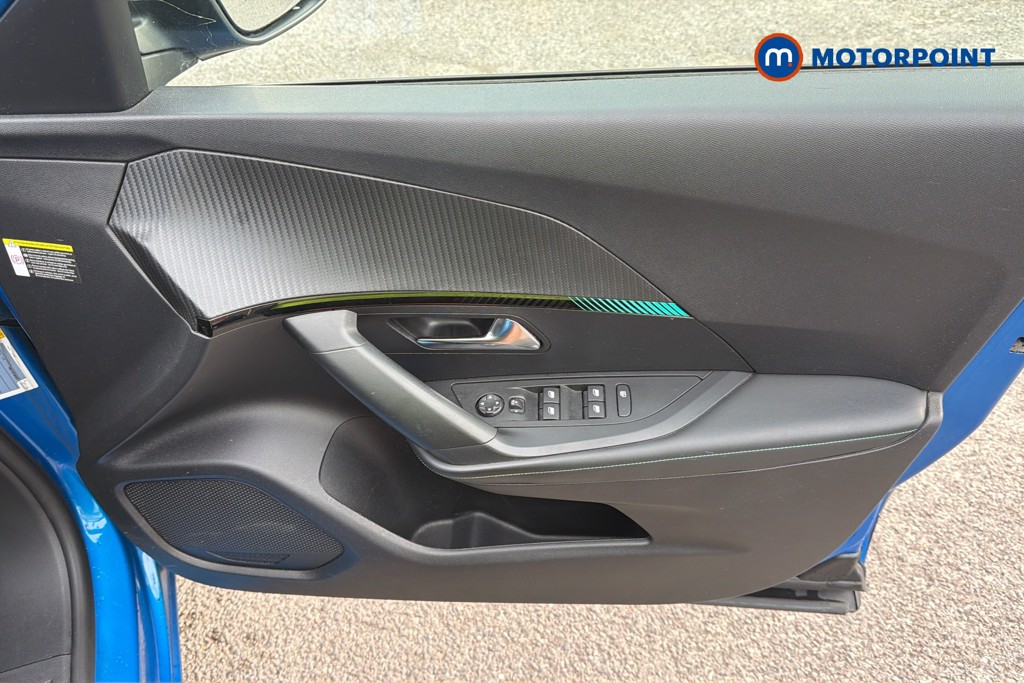 Peugeot 2008 Allure Premium Manual Petrol SUV - Stock Number (1675154) - 2nd supplementary image