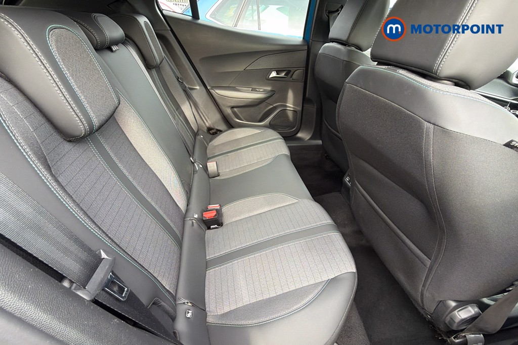 Peugeot 2008 Allure Premium Manual Petrol SUV - Stock Number (1675154) - 32nd supplementary image