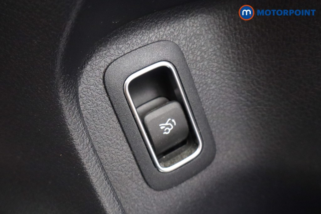 Mercedes-Benz A Class Amg Line Automatic Petrol Saloon - Stock Number (1675696) - 15th supplementary image