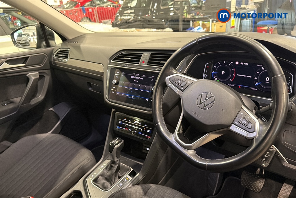 Volkswagen Tiguan Allspace Life Automatic Petrol SUV - Stock Number (1675763) - 1st supplementary image