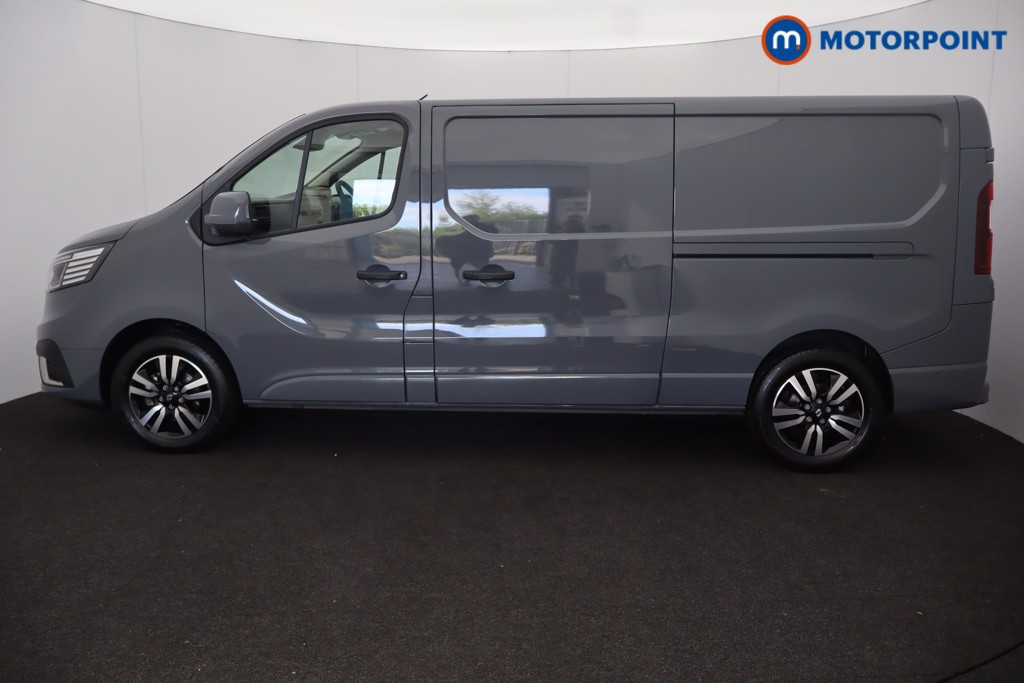Renault Trafic Extra Sport Manual Diesel Panel Van - Stock Number (1676232) - Drivers side front corner