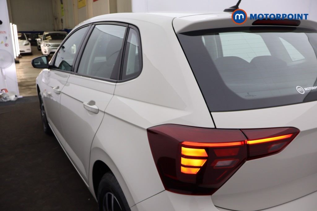 Volkswagen Polo Life Manual Petrol Hatchback - Stock Number (1676738) - 24th supplementary image