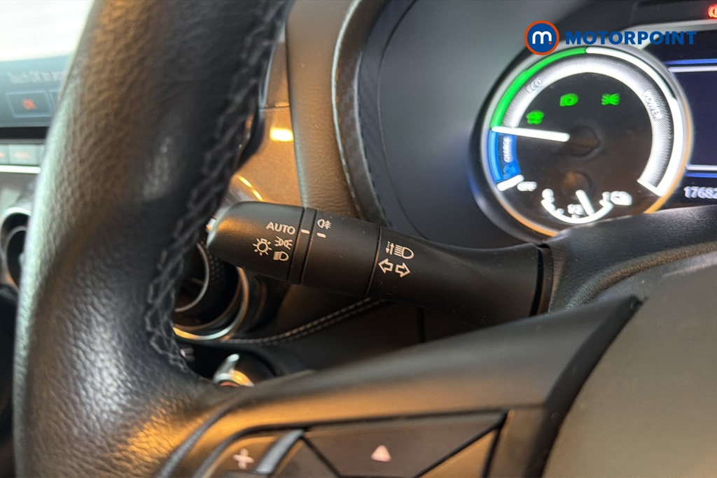 Nissan Juke N-Connecta Automatic Petrol-Electric Hybrid SUV - Stock Number (1676812) - 5th supplementary image