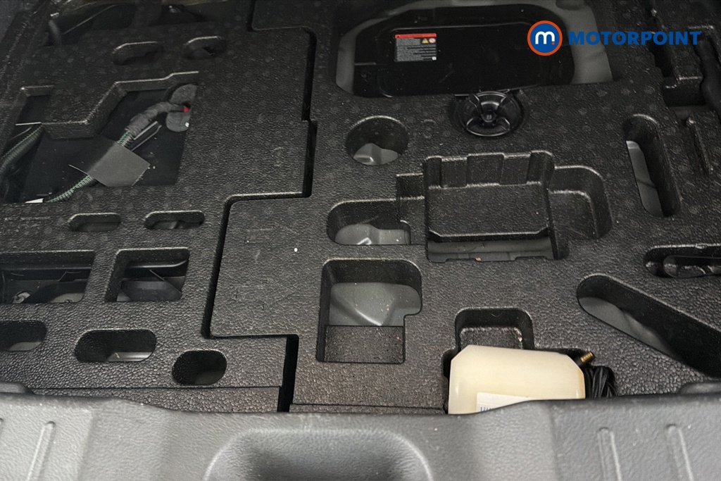 Nissan Juke N-Connecta Automatic Petrol-Electric Hybrid SUV - Stock Number (1676812) - 33rd supplementary image