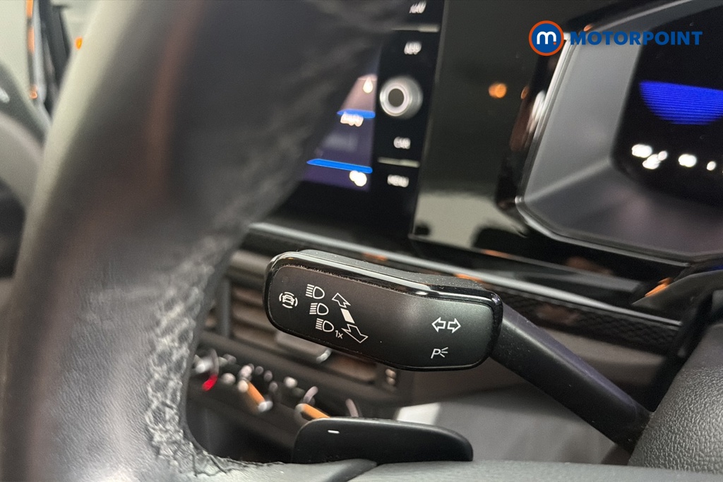 Volkswagen Polo Life Automatic Petrol Hatchback - Stock Number (1677142) - 5th supplementary image