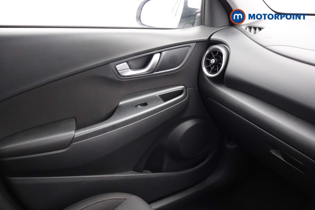 Hyundai Kona Se Connect Automatic Petrol-Electric Hybrid SUV - Stock Number (1599523) - 11th supplementary image
