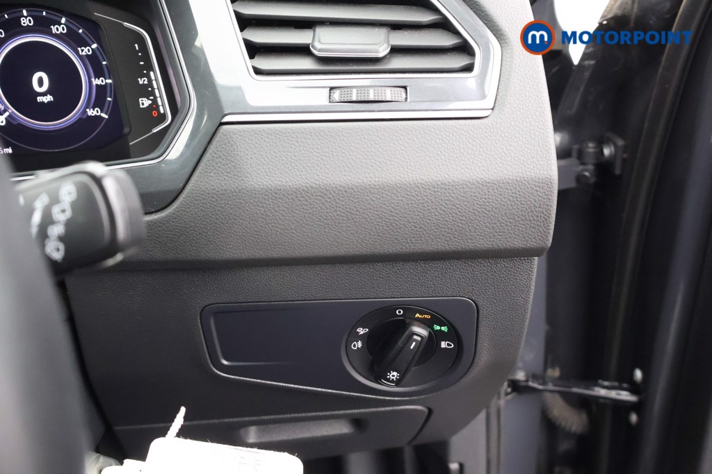 Volkswagen Tiguan Life Automatic Petrol Plug-In Hybrid SUV - Stock Number (1667821) - 7th supplementary image