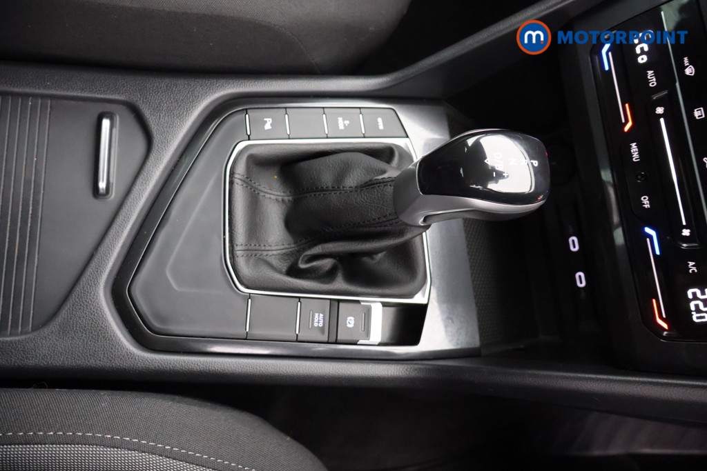Volkswagen Tiguan Life Automatic Petrol Plug-In Hybrid SUV - Stock Number (1667821) - 9th supplementary image