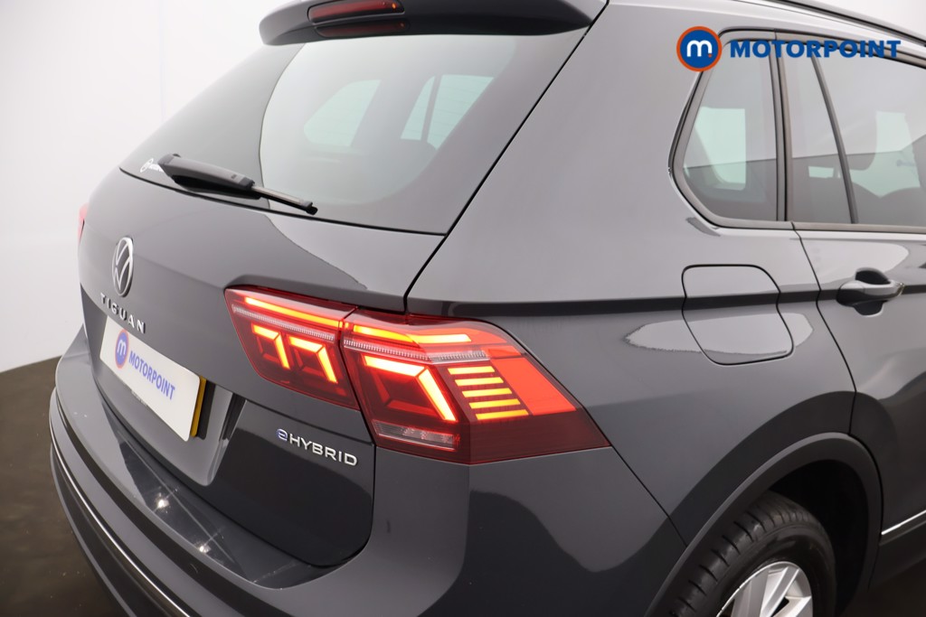 Volkswagen Tiguan Life Automatic Petrol Plug-In Hybrid SUV - Stock Number (1667821) - 26th supplementary image