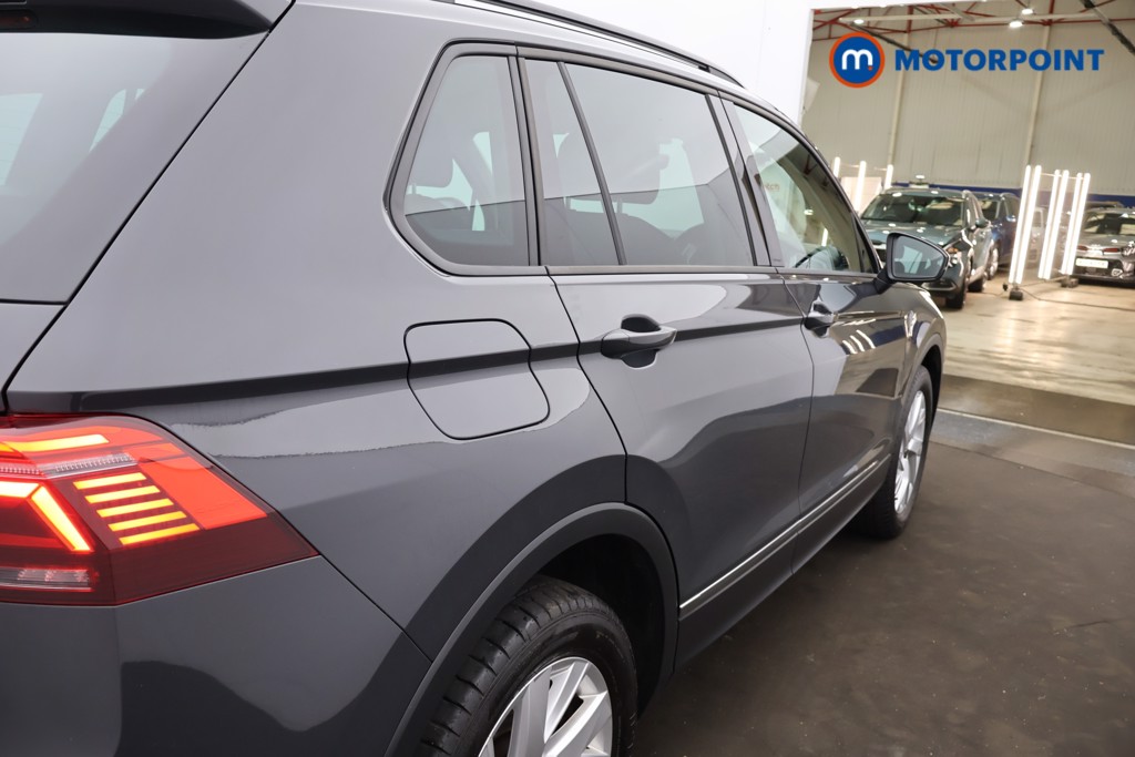 Volkswagen Tiguan Life Automatic Petrol Plug-In Hybrid SUV - Stock Number (1667821) - 27th supplementary image
