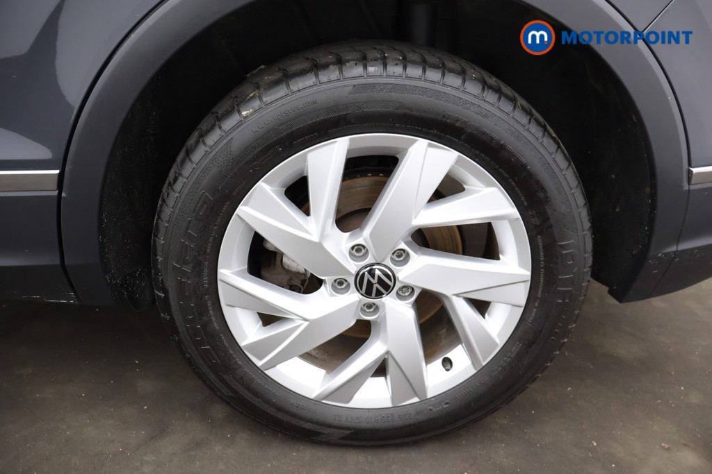 Volkswagen Tiguan Life Automatic Petrol Plug-In Hybrid SUV - Stock Number (1667821) - 35th supplementary image