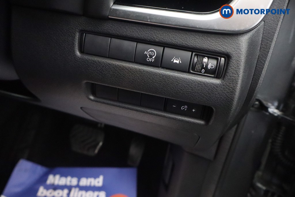 Nissan Qashqai N-Connecta Automatic Petrol SUV - Stock Number (1667958) - 6th supplementary image