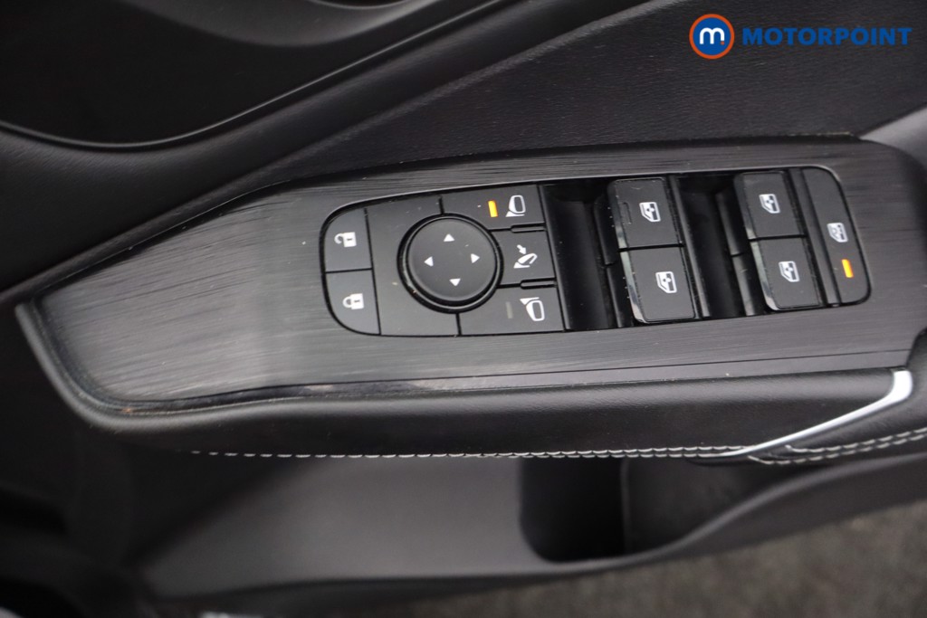 Nissan Qashqai N-Connecta Automatic Petrol SUV - Stock Number (1667958) - 22nd supplementary image