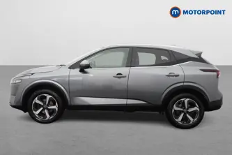 Nissan Qashqai N-Connecta Automatic Petrol SUV - Stock Number (1667958) - Passenger side