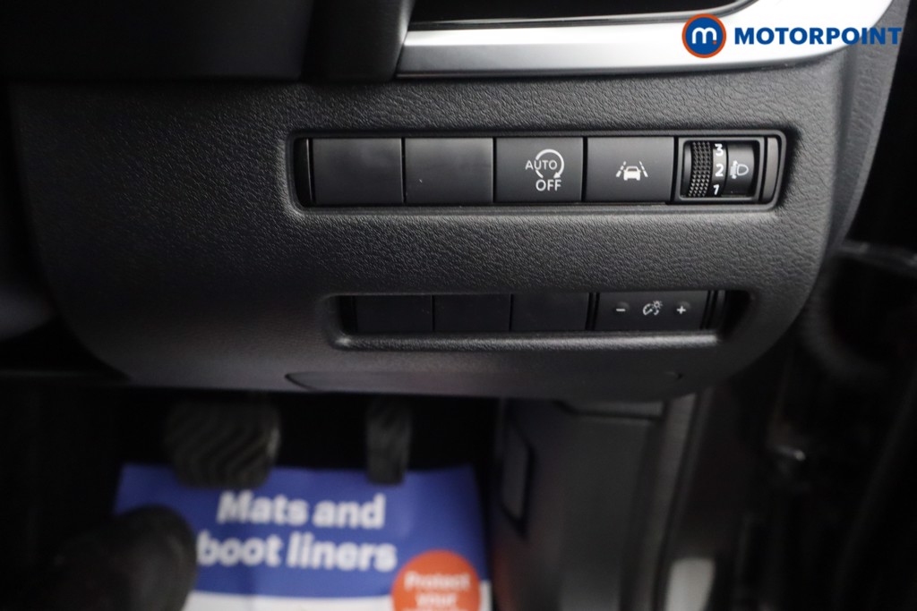 Nissan Qashqai N-Connecta Automatic Petrol SUV - Stock Number (1668481) - 8th supplementary image