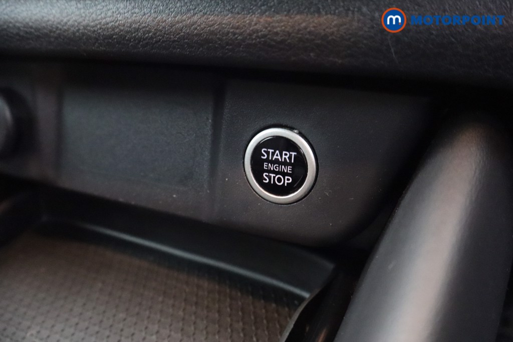 Nissan Qashqai N-Connecta Automatic Petrol SUV - Stock Number (1668481) - 25th supplementary image
