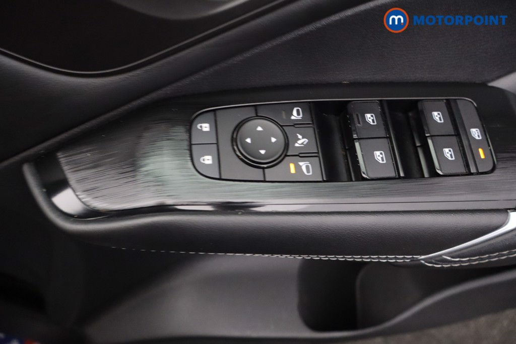Nissan Qashqai N-Connecta Automatic Petrol SUV - Stock Number (1668481) - 26th supplementary image