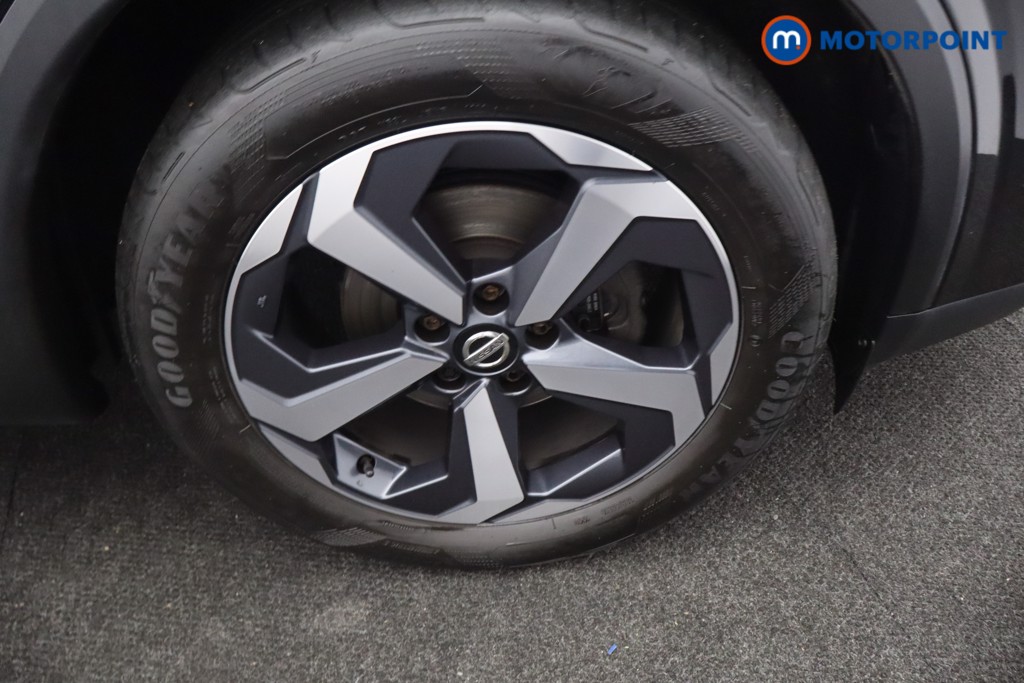 Nissan Qashqai N-Connecta Automatic Petrol SUV - Stock Number (1668481) - 38th supplementary image