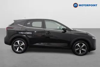 Nissan Qashqai N-Connecta Automatic Petrol SUV - Stock Number (1668481) - Drivers side